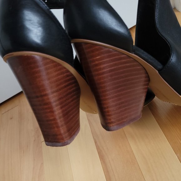 Vince Camuto  "Adaren" Heeled Sandal - Size 9 - Picture 9 of 9